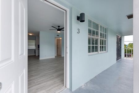 5207 N Flagler Dr West Palm Unit 3 Doorway
