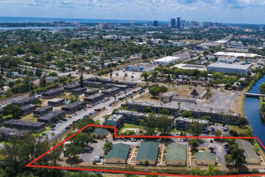 Australian Pines Apartments