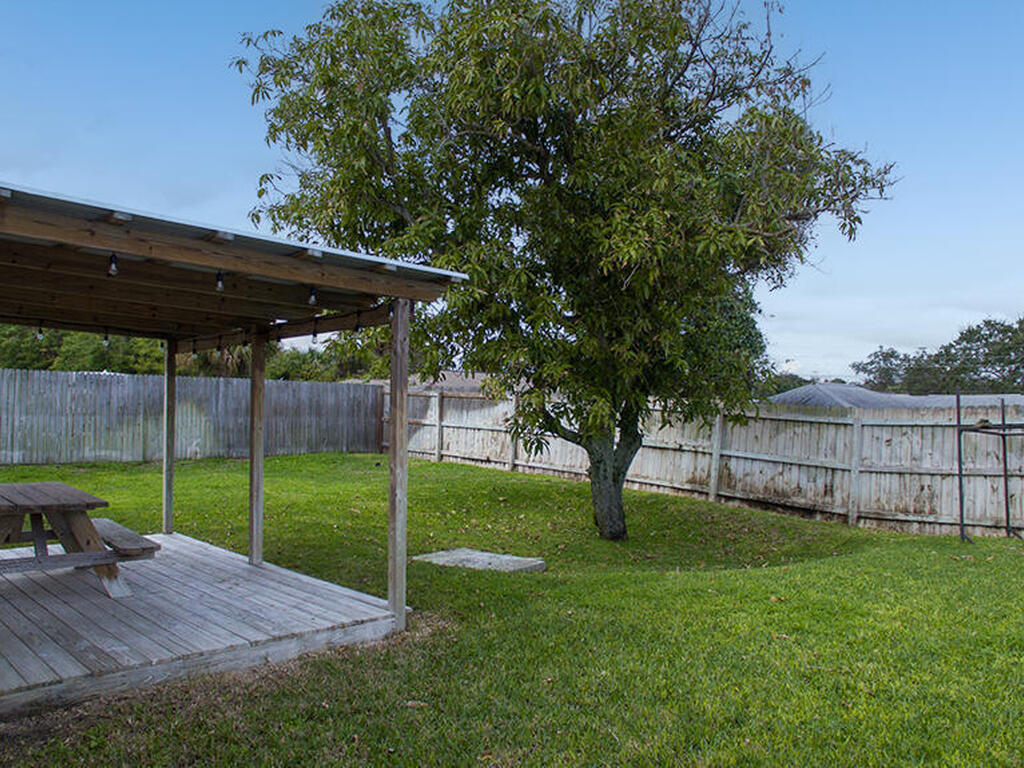 222 Rosa L. Jones, Cocoa, FL 32922