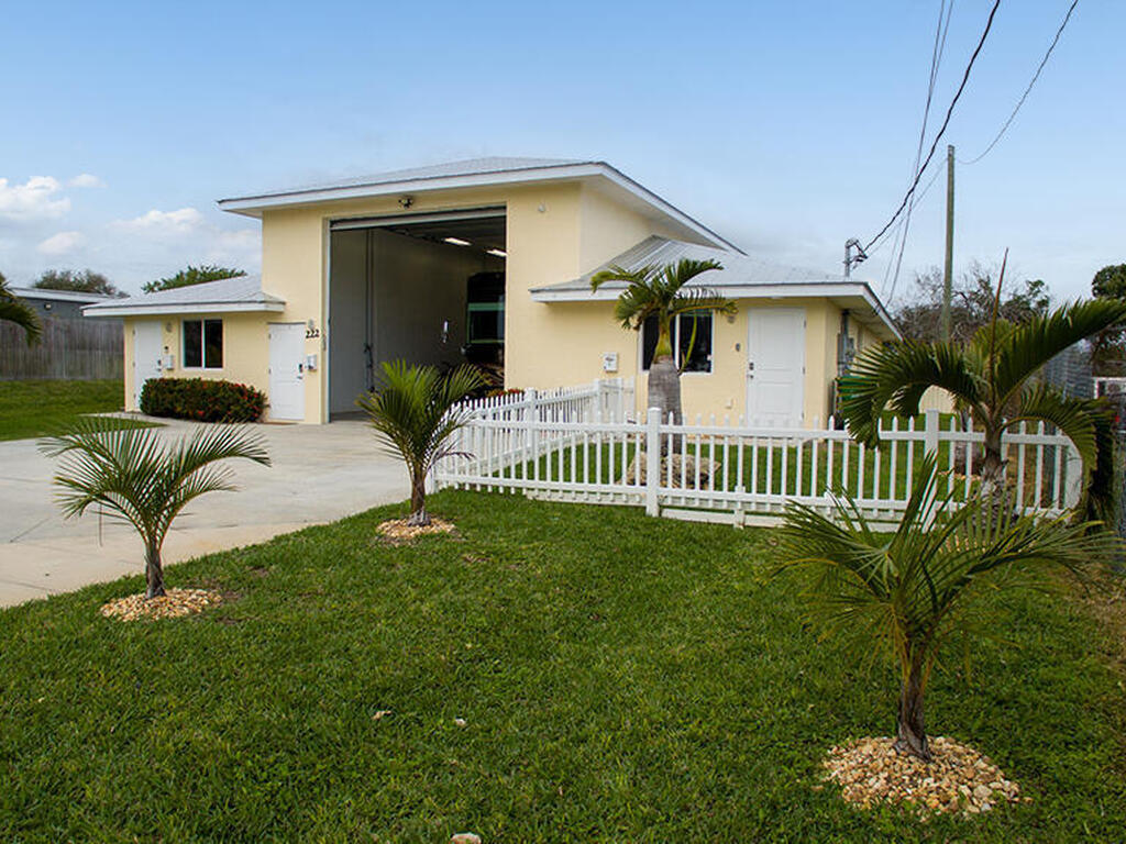 222 Rosa L. Jones, Cocoa, FL 32922