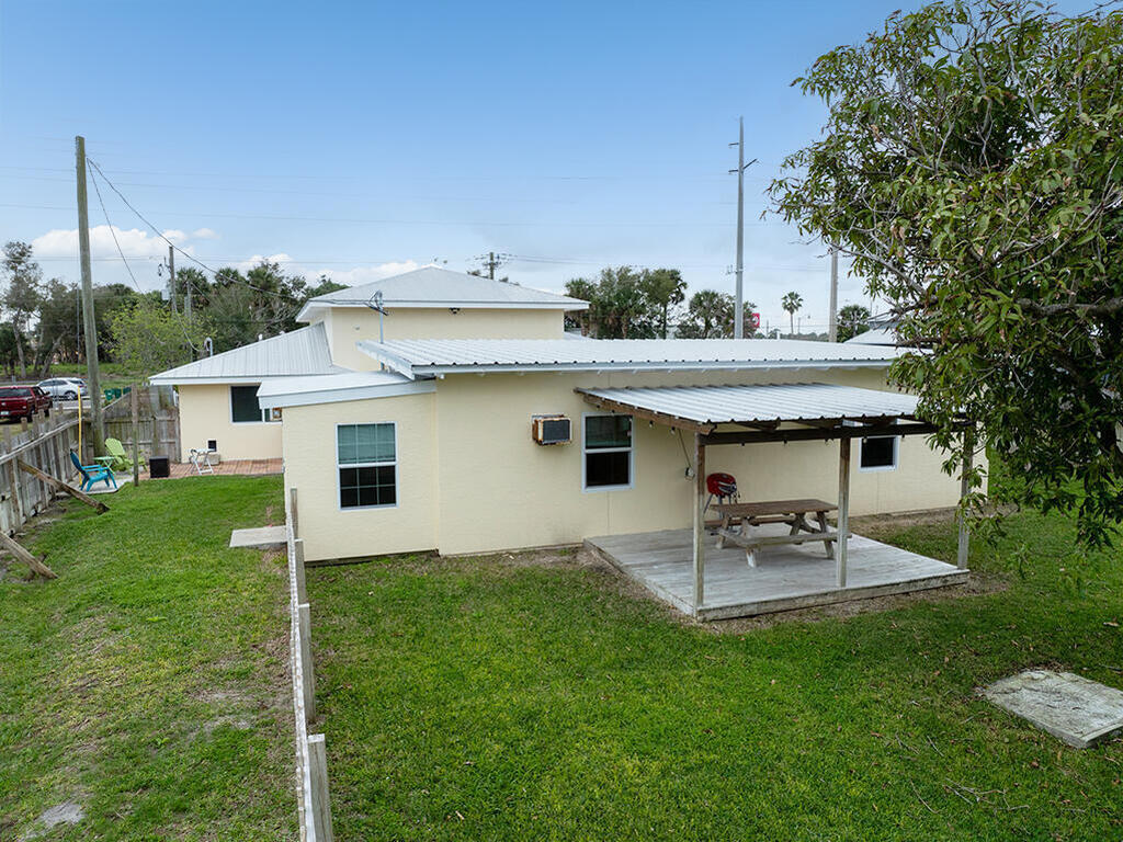 222 Rosa L. Jones, Cocoa, FL 32922