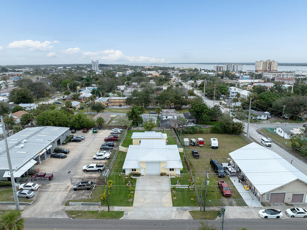222 Rosa L. Jones, Cocoa, FL 32922