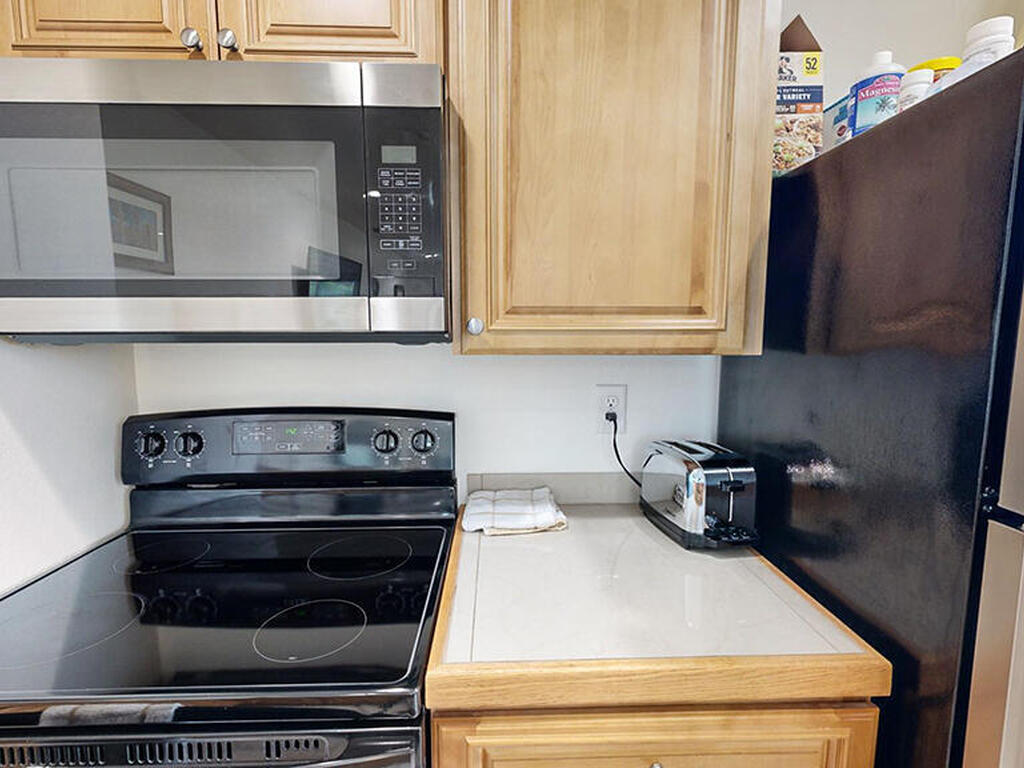 222 Rosa L. Jones, Cocoa, FL 32922
