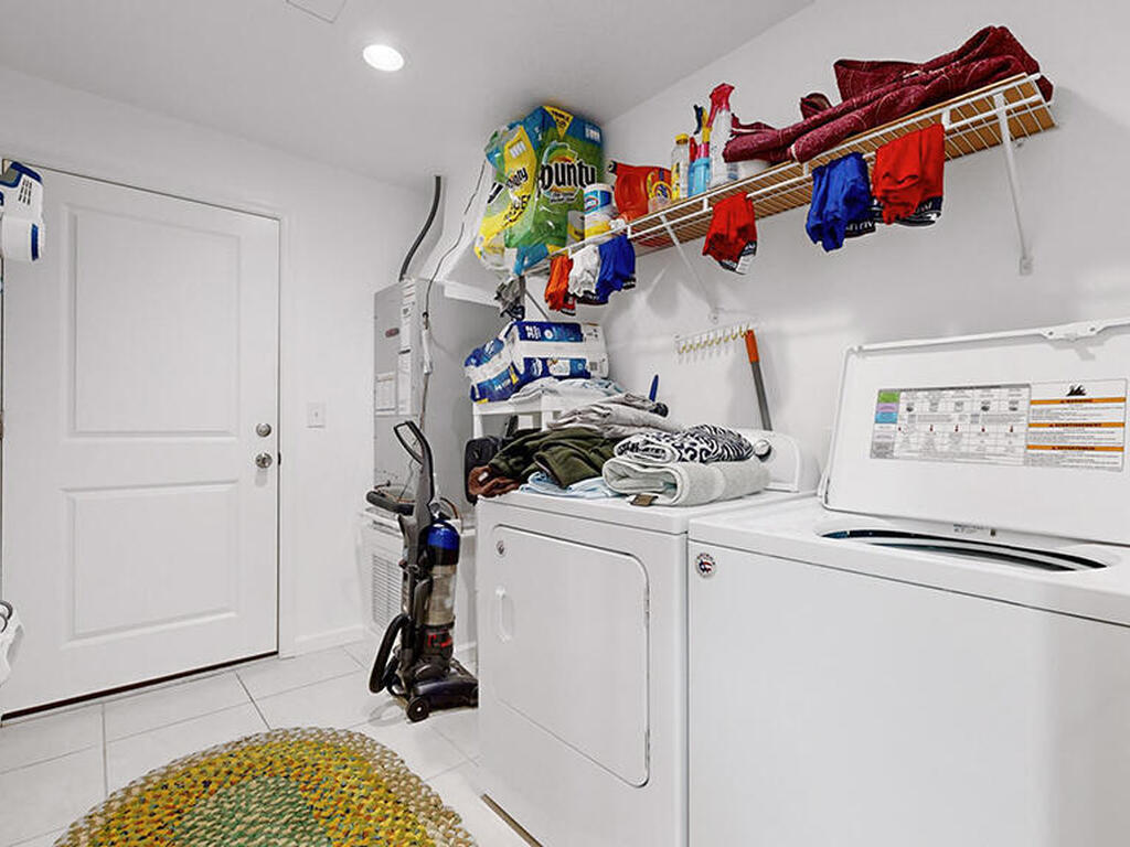 222 Rosa L. Jones, Cocoa, FL 32922