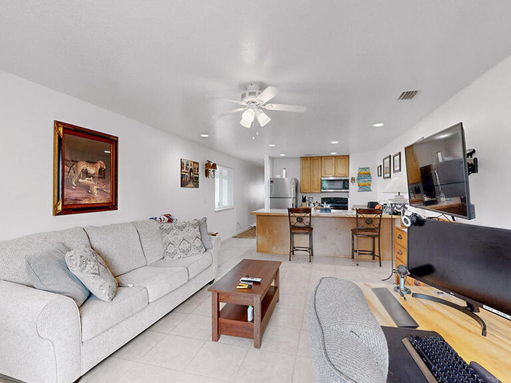 222 Rosa L. Jones, Cocoa, FL 32922