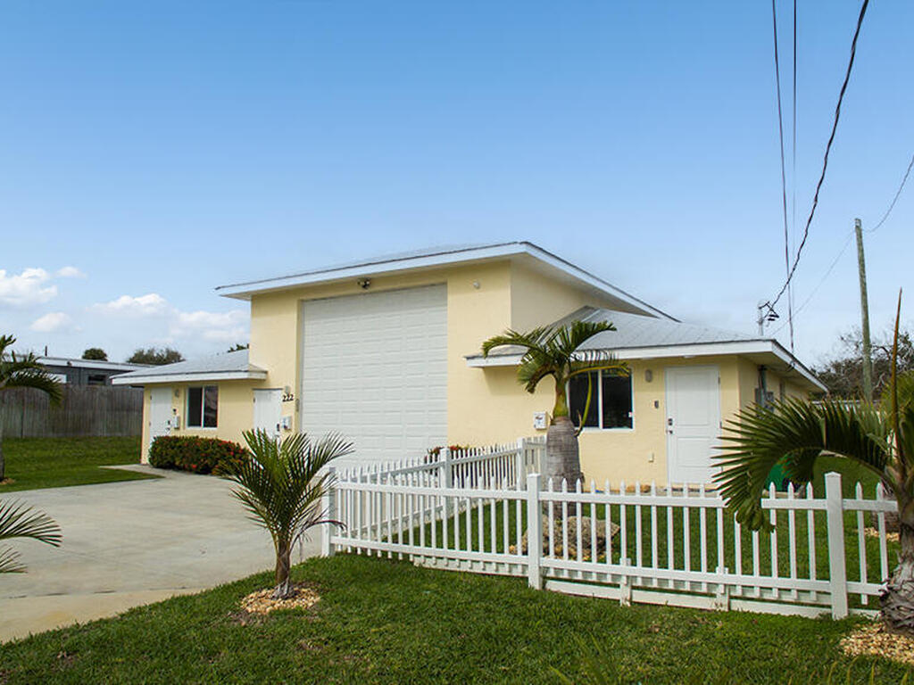 222 Rosa L. Jones, Cocoa, FL 32922