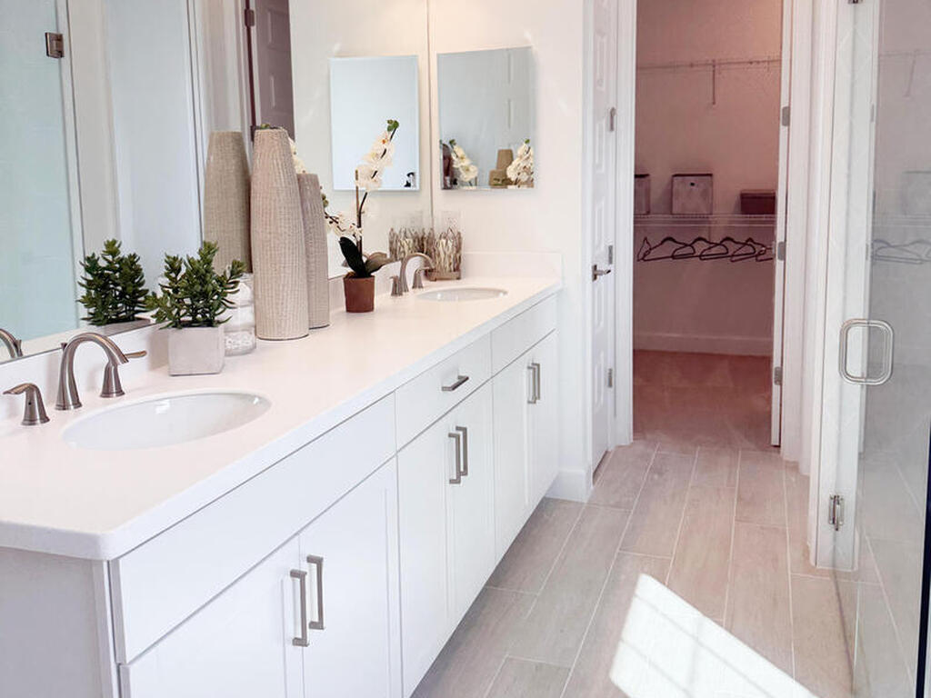 8526 Lyside Drive, Melbourne, FL 32940