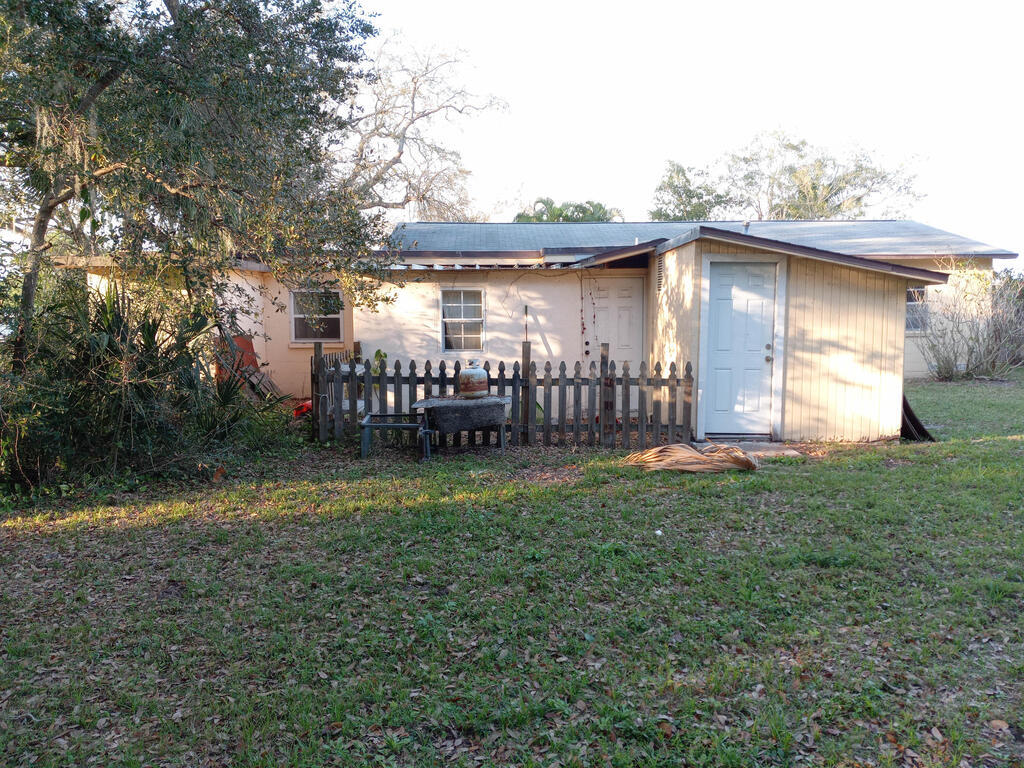 347 W Merritt Avenue, Merritt Island, FL 32953