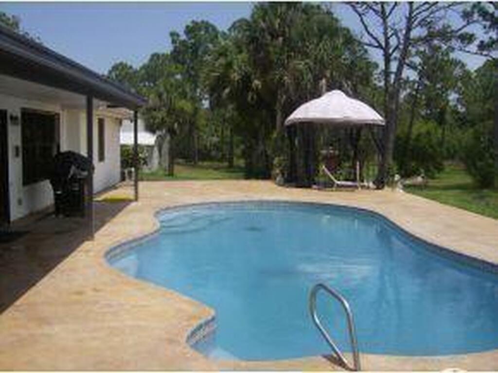 4045 Pepper Tree Street, Grant, FL 32949