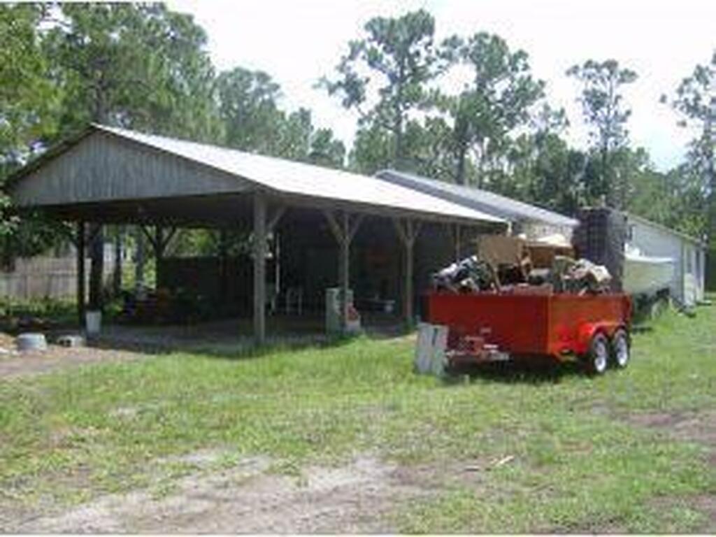 4045 Pepper Tree Street, Grant, FL 32949