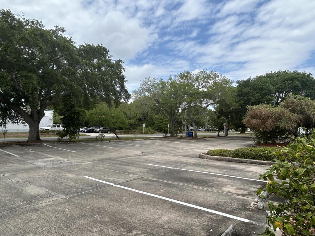 2061 NE Palm Bay Road, Palm Bay, FL 32905