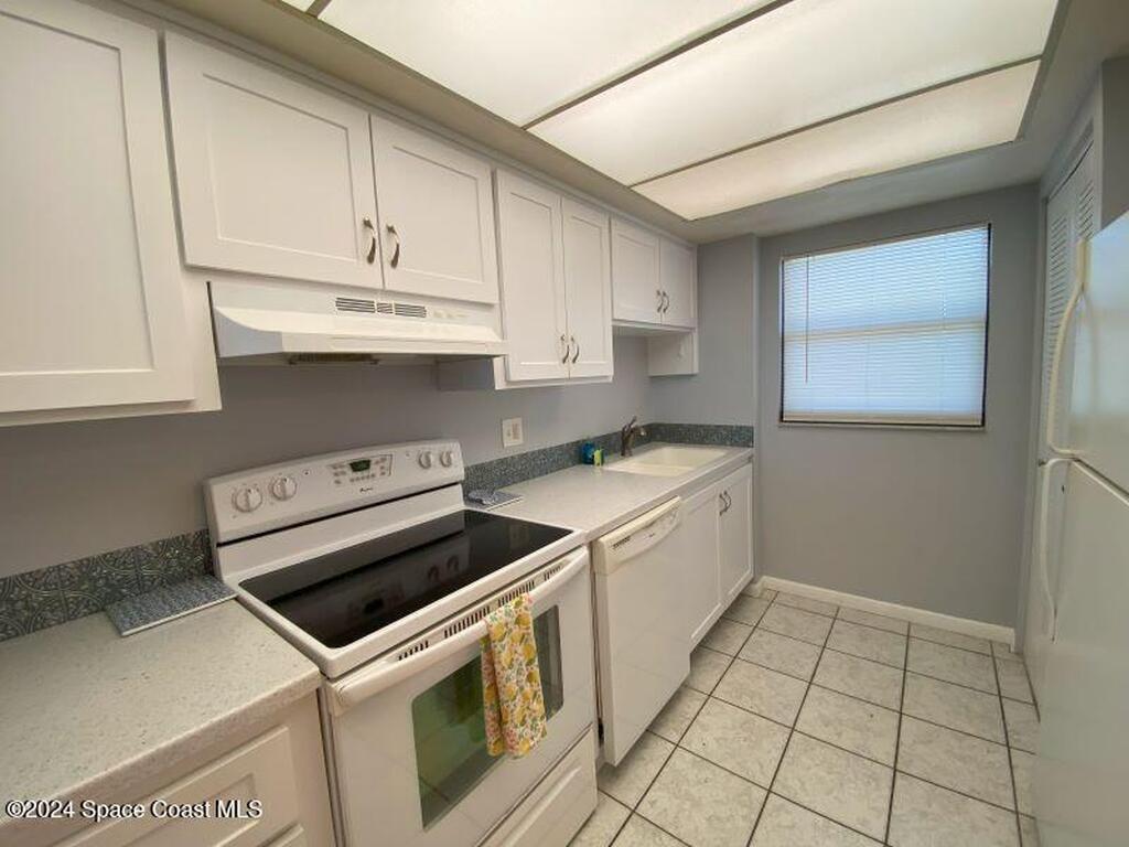 7520 Ridgewood Avenue, Cape Canaveral, FL 32920