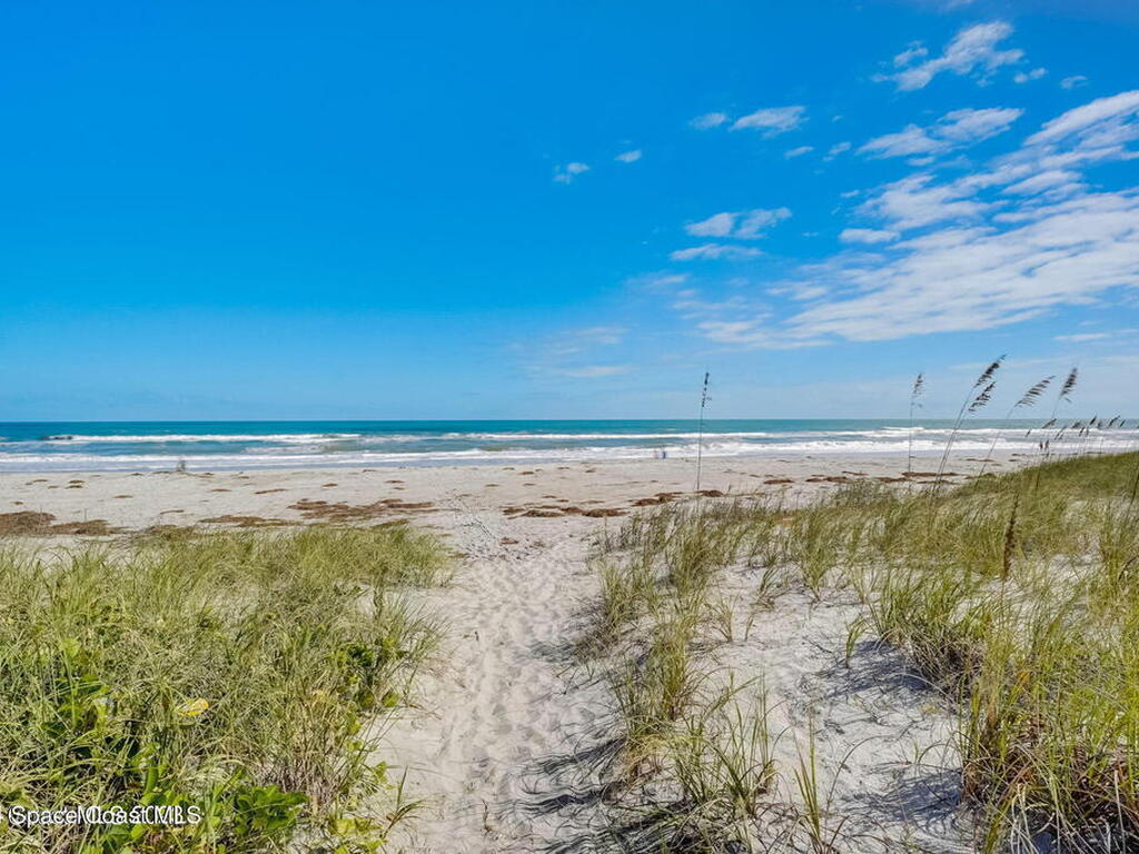 7520 Ridgewood Avenue, Cape Canaveral, FL 32920