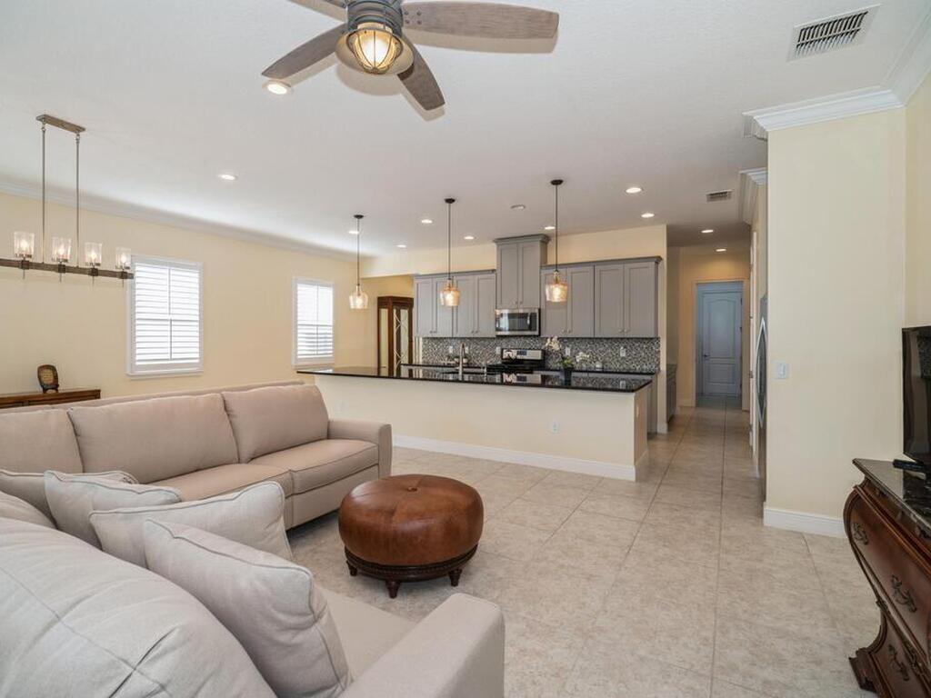 4909 W Fountainwood Drive, St. Cloud, FL 34772