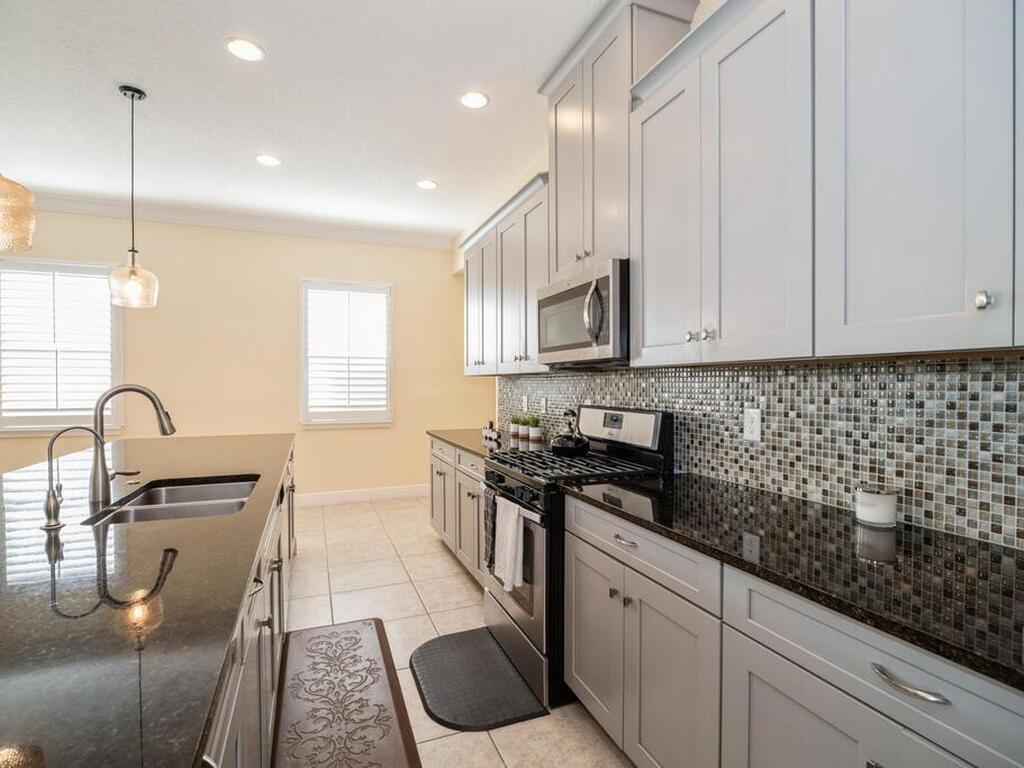 4909 W Fountainwood Drive, St. Cloud, FL 34772