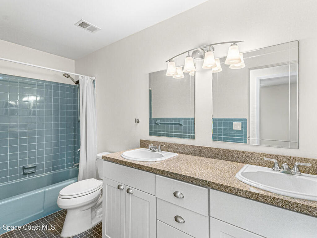 901 S Palm Avenue, Indialantic, FL 32903