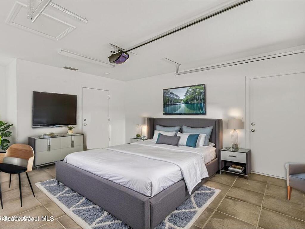901 S Palm Avenue, Indialantic, FL 32903