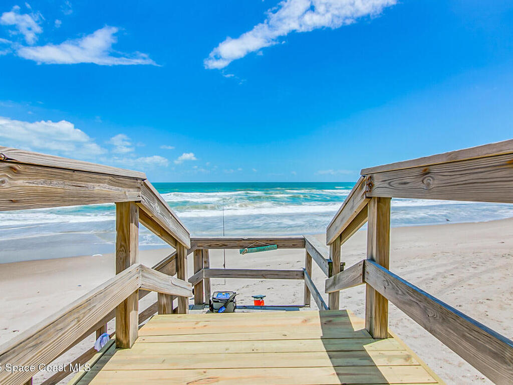 901 S Palm Avenue, Indialantic, FL 32903