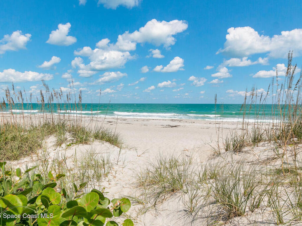 901 S Palm Avenue, Indialantic, FL 32903