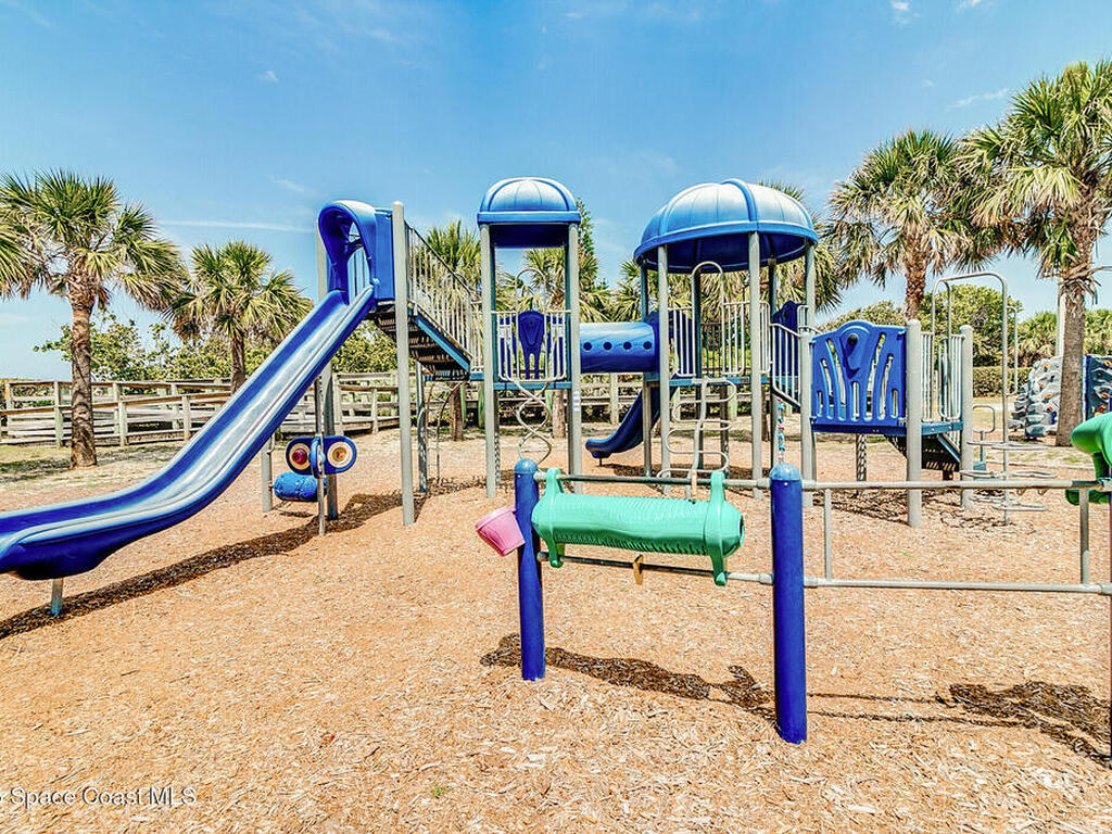 901 S Palm Avenue, Indialantic, FL 32903