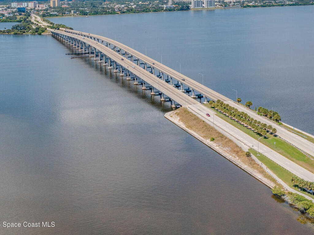 901 S Palm Avenue, Indialantic, FL 32903