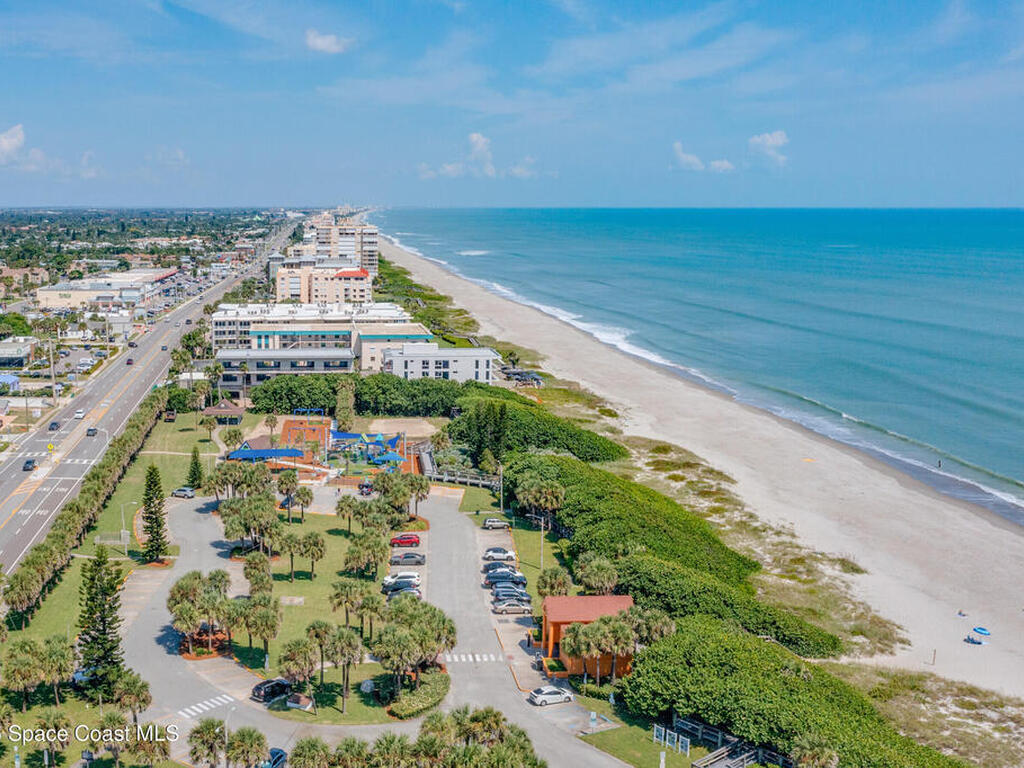 901 S Palm Avenue, Indialantic, FL 32903