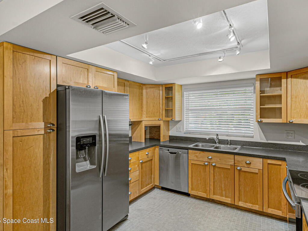 901 S Palm Avenue, Indialantic, FL 32903