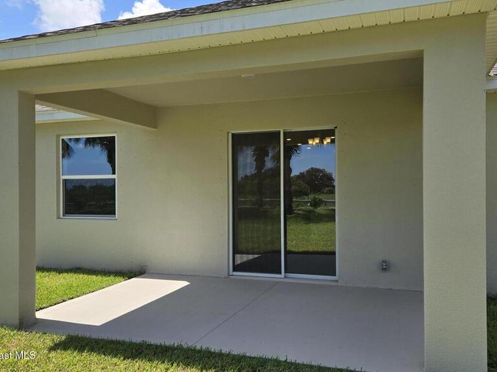 4376 Kelsey Lane, Micco, FL 32976