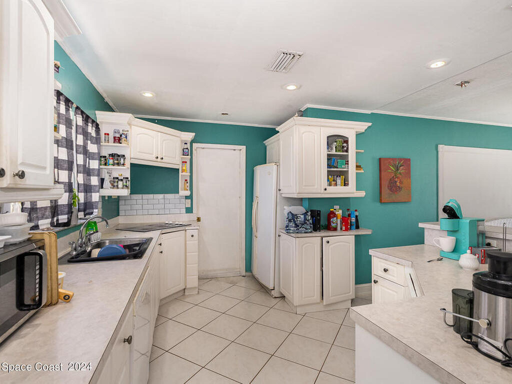 1000 S Orlando Avenue, Cocoa Beach, FL 32931