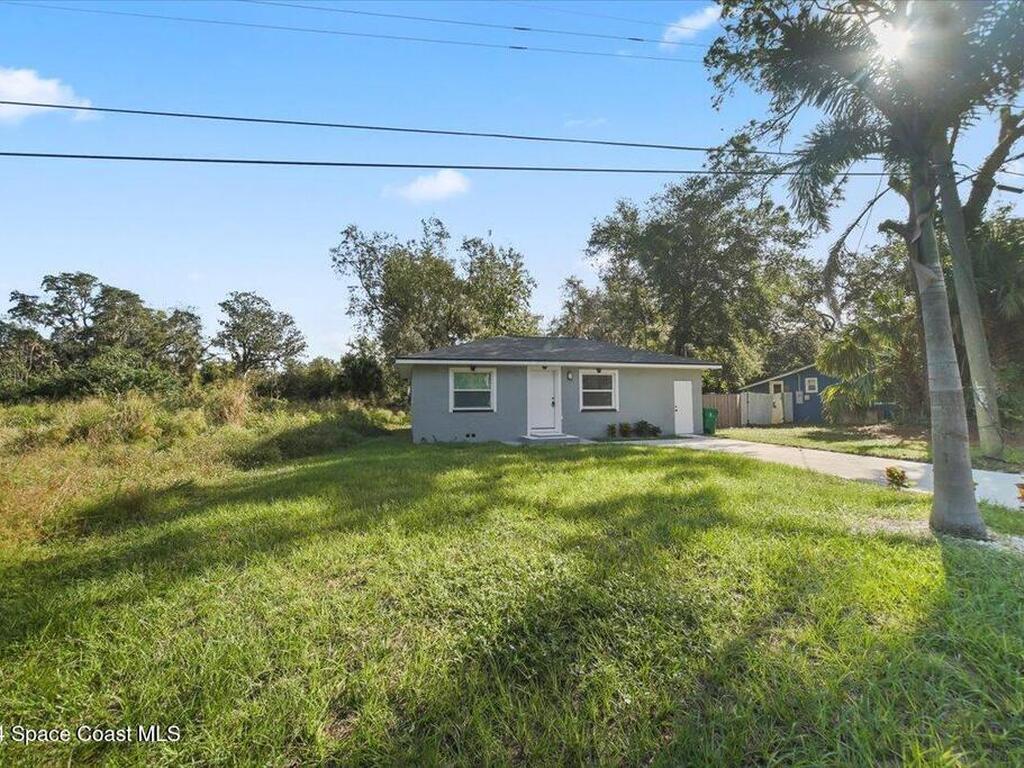 2651 Pineapple Avenue, Mims, FL 32754