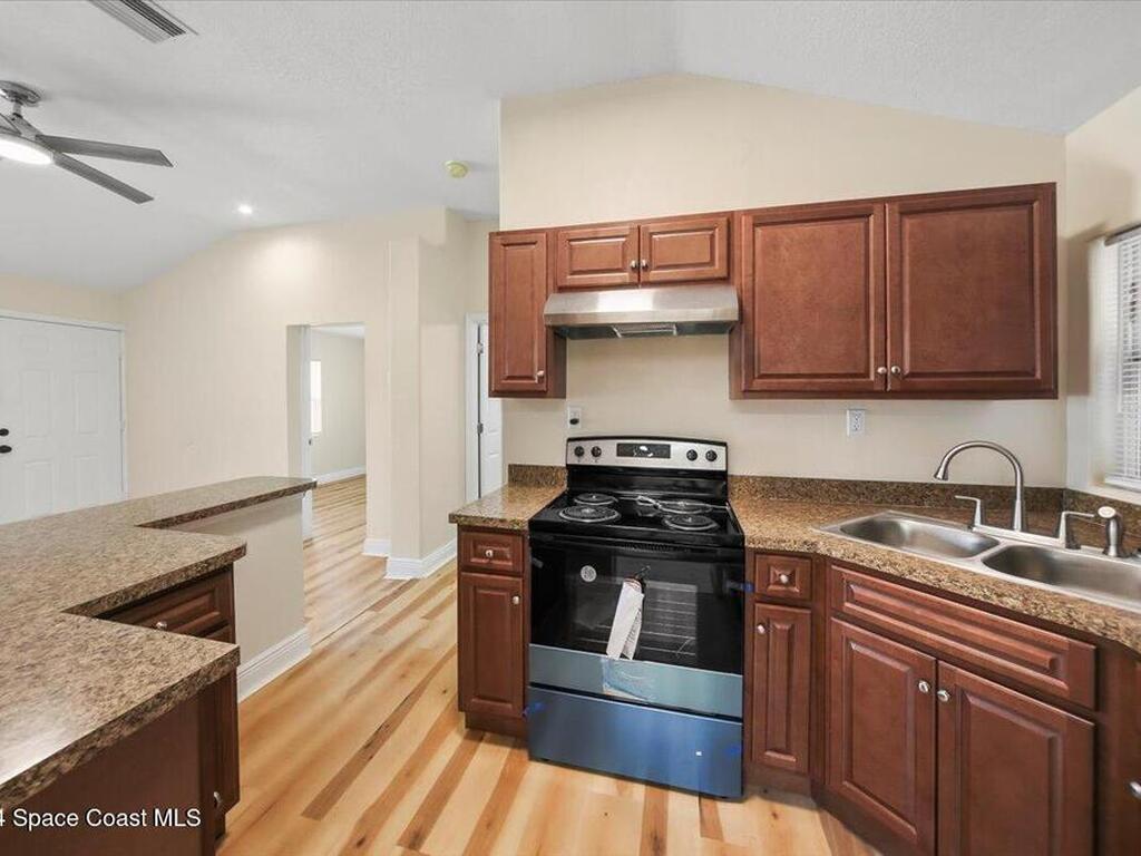 2651 Pineapple Avenue, Mims, FL 32754