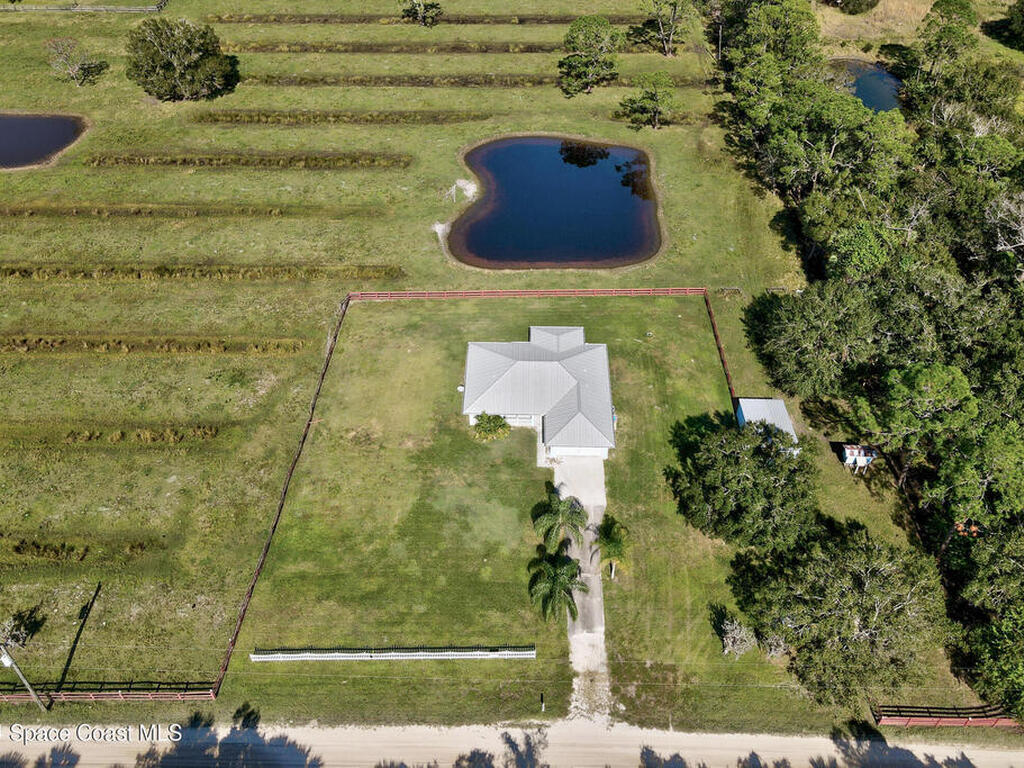 13720 101st Street, Fellsmere, FL 32948