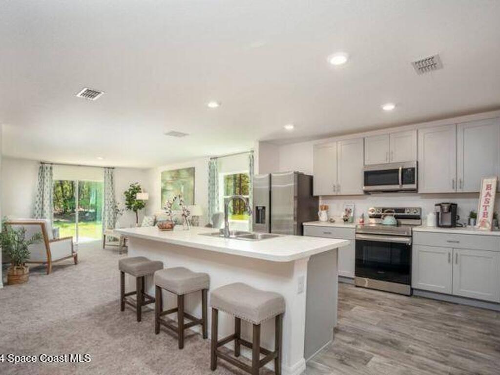 746 Kingfisher Street, Palm Bay, FL 32908