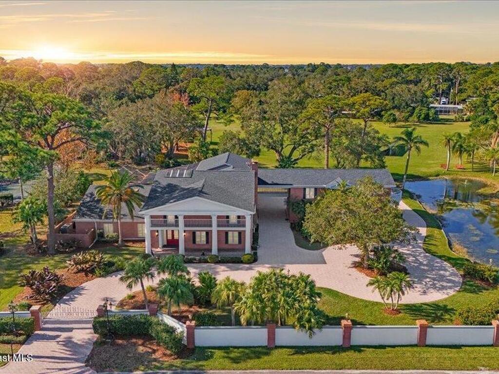2195 S Courtenay Parkway, Merritt Island, FL 32952