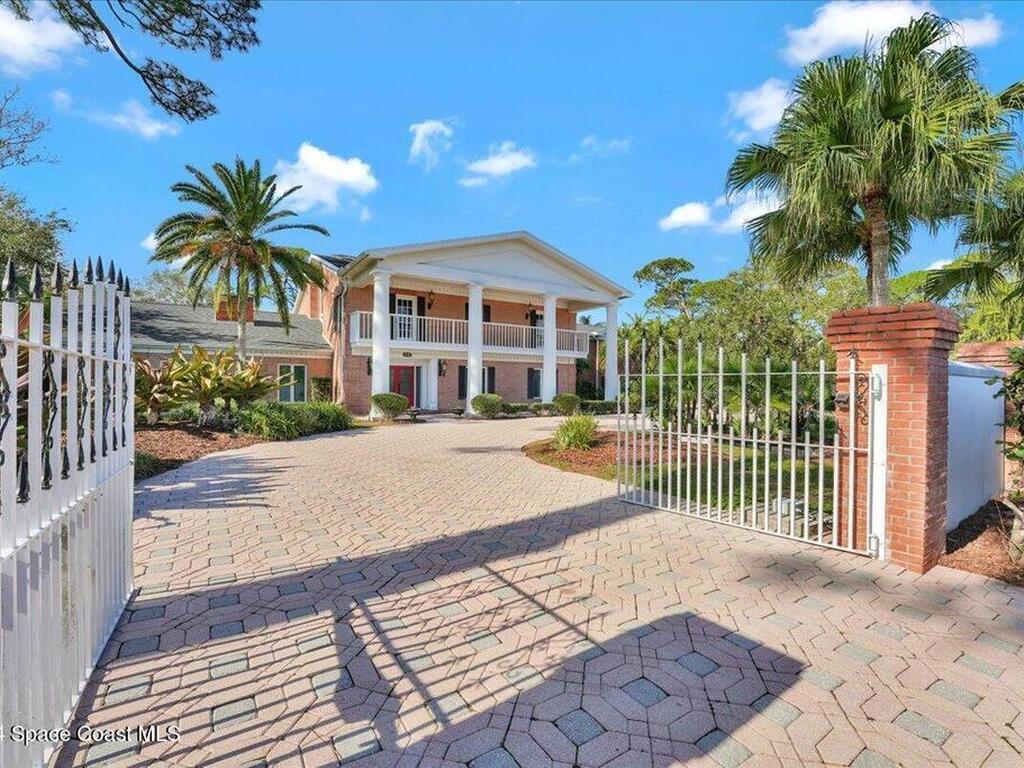 2195 S Courtenay Parkway, Merritt Island, FL 32952