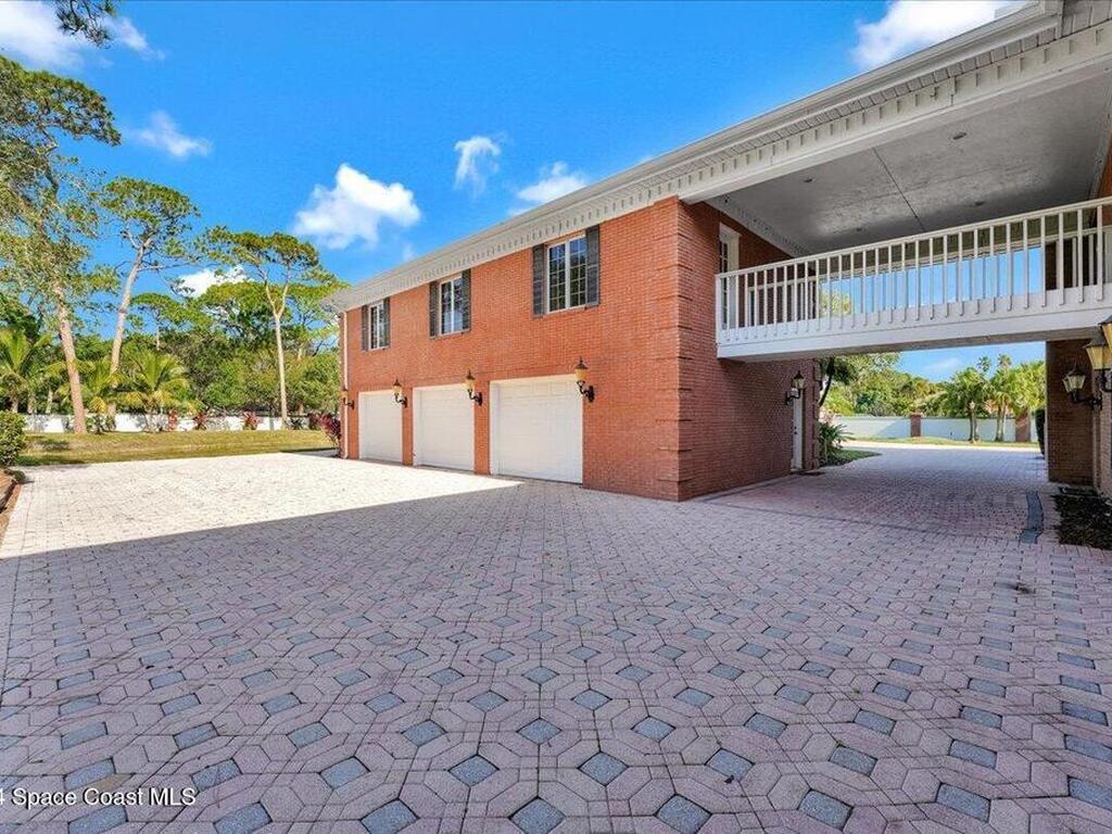 2195 S Courtenay Parkway, Merritt Island, FL 32952