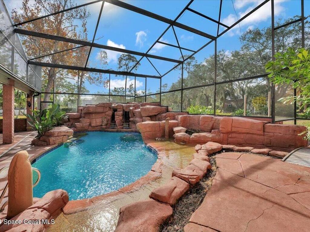 2195 S Courtenay Parkway, Merritt Island, FL 32952