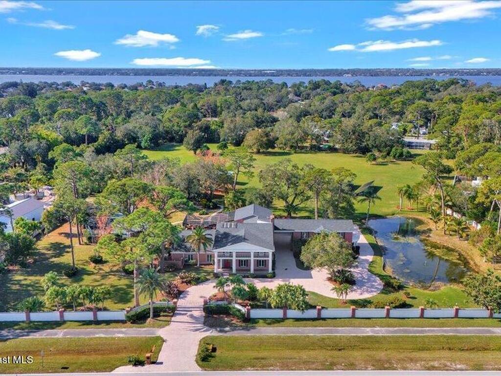 2195 S Courtenay Parkway, Merritt Island, FL 32952