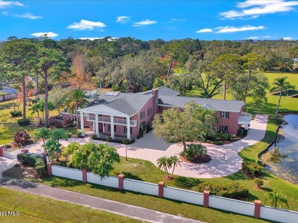 2195 S Courtenay Parkway, Merritt Island, FL 32952