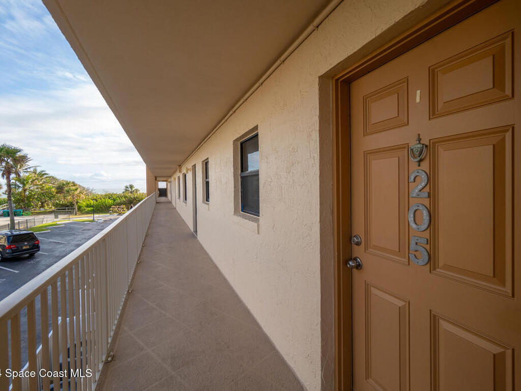 7520 Ridgewood Avenue, Cape Canaveral, FL 32920