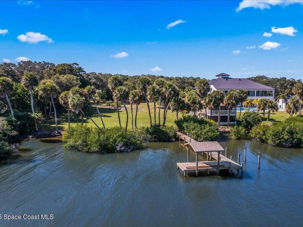 10060 S Tropical Trail, Merritt Island, FL 32952