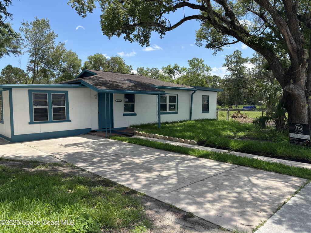3527 Old Dixie Highway, Mims, FL 32754
