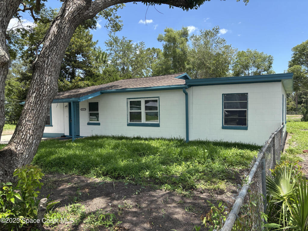 3527 Old Dixie Highway, Mims, FL 32754