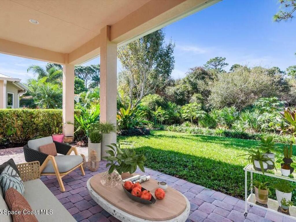 241 11th Square, Vero Beach, FL 32962