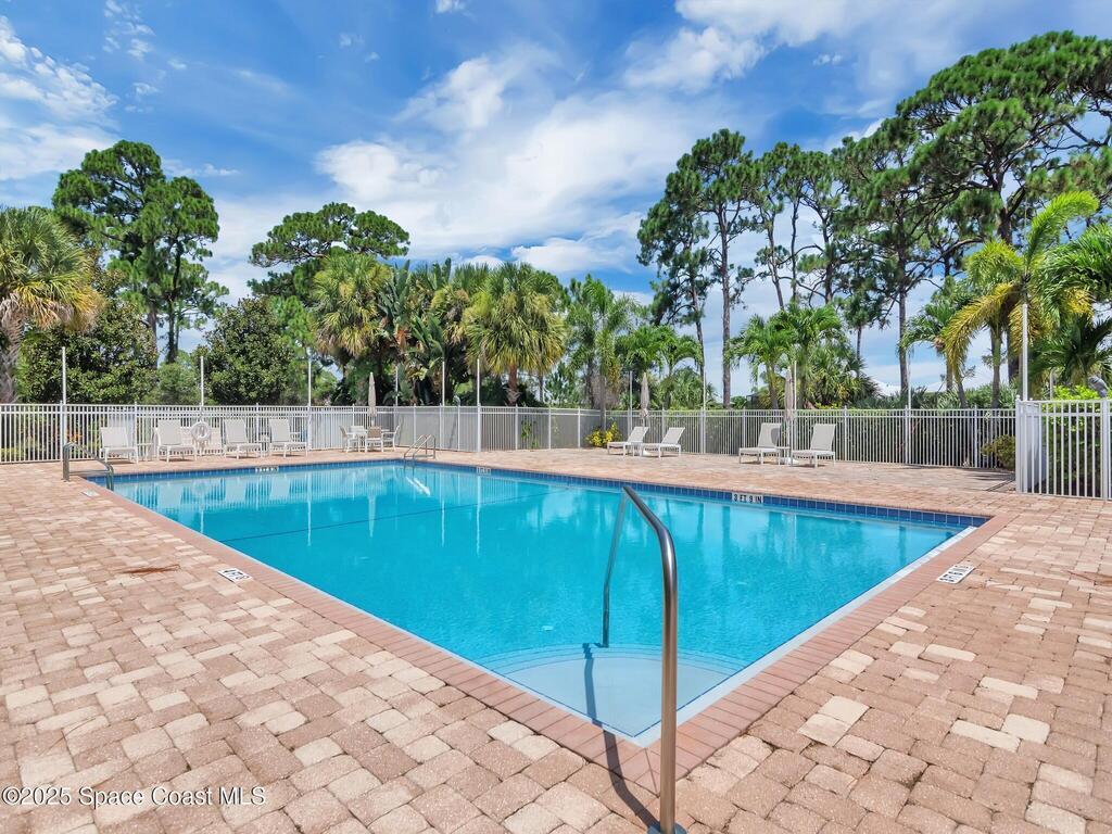 241 11th Square, Vero Beach, FL 32962