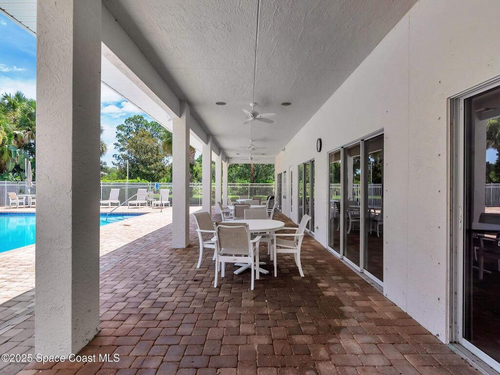 241 11th Square, Vero Beach, FL 32962