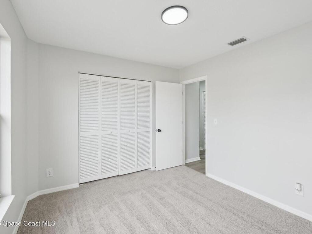 1055 9th Square, Vero Beach, FL 32960