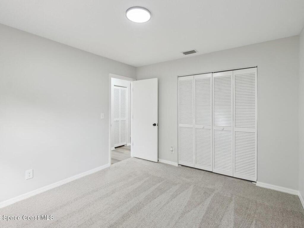 1055 9th Square, Vero Beach, FL 32960