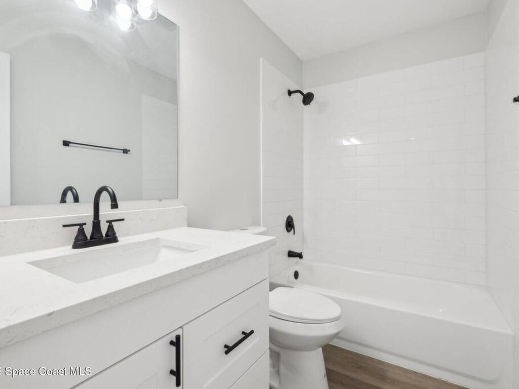 1055 9th Square, Vero Beach, FL 32960