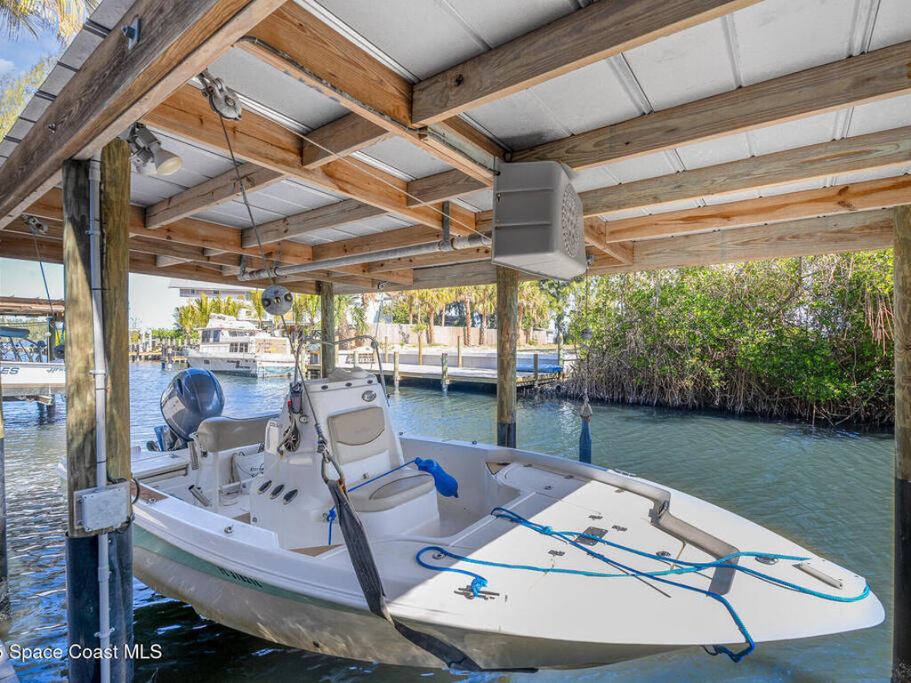 48 Vip Island, Grant, FL 32949